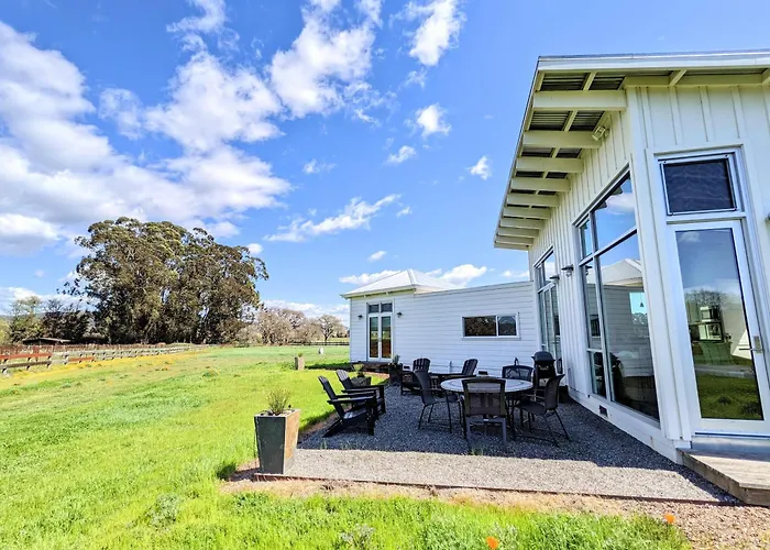 Sonoma-Napa Wine Country Retreat Surrounded By Vineyards, Views, & Privacy